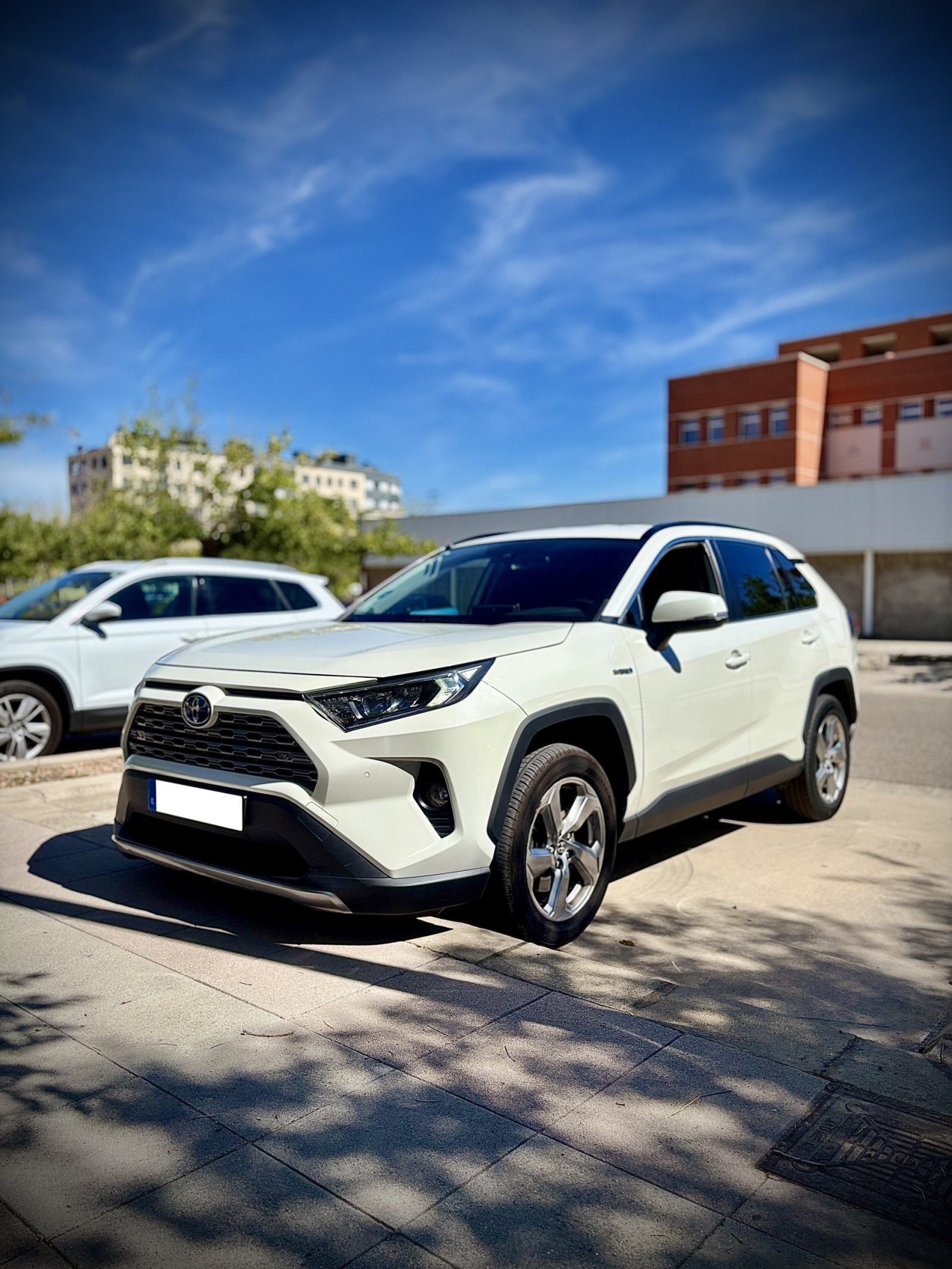 Toyota RAV4 220H Advance, foto 1